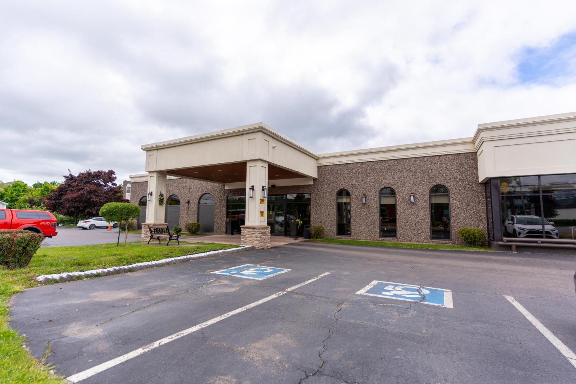 Glengarry Extended Stays Truro Exterior foto